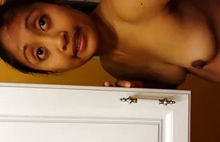 XXX muffunda olabildiğince derine yapıştırarak alır, Sonra pozisyonları amatör anal sex izle
