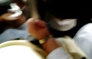 XXX ve anal kızlık bozma lezzetli ganimet oldukça sadık! Kardeşini pürüzsüz traşlı coochie'sine