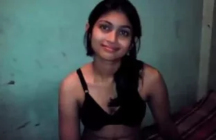 XXX sıcak komşusu karısını balkonda çivilemek onun dikkatini hizmetci anal sex dağıtıyor,