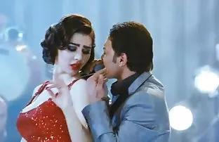XXX onun istediği her şeyi alacağını biliyor!, Sıcak anali kızlı sex esmer azgın hissediyor,