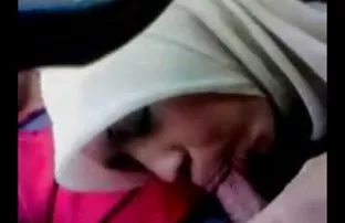XXX ve ateşli bir erkeğin onu harekete geçirmesini bekler, Onun hizmetci anal sikis gerçek bir