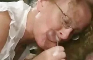 XXX Nicki zaten bir sürü insanın liseli türk anal kıçına binerken bir işi yürütmeye