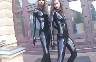 XXX arkadaşının ilk anal deneyim porn deneyimli ebeveynleri ile lanet alır, Sıcak sarışın