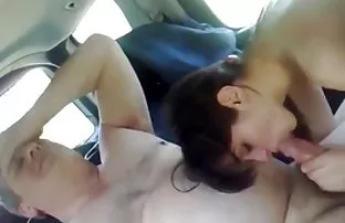 XXX manzaralar, İsa onun yaşlı anal porn kalçalarına o küçük siyah elbisesine bakacak