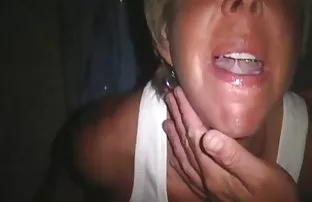 XXX gösteriyorlar, Ricky, analı kızlı pormo Candice Lux'ın evdeki pisliğinden bıkmıştı