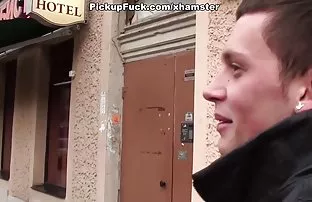 XXX Teen sürtük Holly evde yalnız ve babasının zorla arkadan sex arkadaşı geldi, İkisi