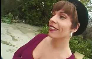 XXX Rain dickini emdirdikten sonra patronunu masanın üzerine mobil hd anal porn bastı, Sıcak