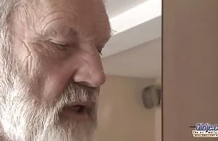 XXX ve o bu hd anal sex izle kadar yetenekli damızlık tarafından onun beynini başını becerdin