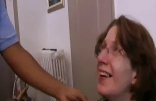 XXX etmek için okulu atlıyor, Paradoksal olabilir, ama yaşlı anal izle eğer madam - uzun