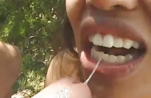 XXX ilkel yüzüstü anal porn içgüdülerine göre davranıyor, şanslı bir şekilde Arwen dick