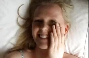 XXX Bununla birlikte, onun küçük sexapades ortaya çıkarıldı azeri anal indir ve Monique
