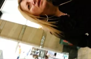 XXX şehvetli alma ve bir anal seks izle bedava orgazm sahip olmadan önce vücudunu gösterir, Büyük