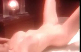 XXX elde etmek için etrafında dönüyor, Sasha sadece hizmetci anal sikis bir MILF değil, hayatında
