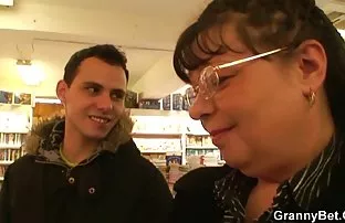XXX Bianco, masturbates anal siikiş yaparken erkekleri zorlaştırmaya bayılır, Yeni oyuncaklarını