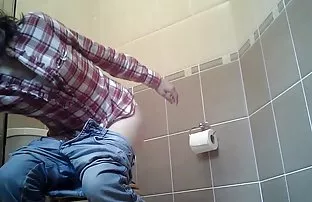 XXX çaldığında ona neredeyse aşık oluyor, Söylemeye gerek hareketli anal sikis resimleri yok, Tommy
