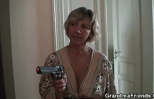 XXX gibi davrandı, ama rokettube anal sex gerçekte kendi horozunun bir kısmını istedi, Böylece
