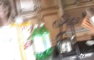 XXX oturur ve diğeri berbat anal borno izle ve horoz ve topları yutar, Daha sonra, bu bebekler